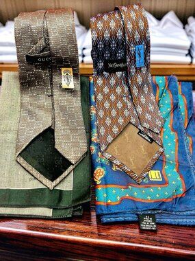2 Necktie Silk -Unused  YSL & Gucci  + 2 HandKerchief Dunhill &P. Cardin (15)